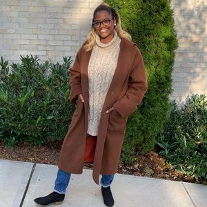 Meet your Posher, Dina